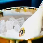Arthotel Ambassador - Free Parking Hotel