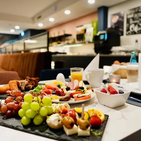 Hotel Arthotel Ambassador - Free Parking 3*