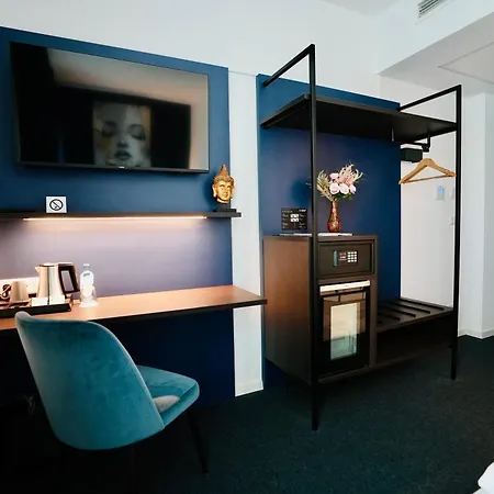 Arthotel Ambassador - Free Parking 호텔 비스바덴