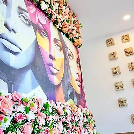 Arthotel Ambassador - Free Parking Hotel